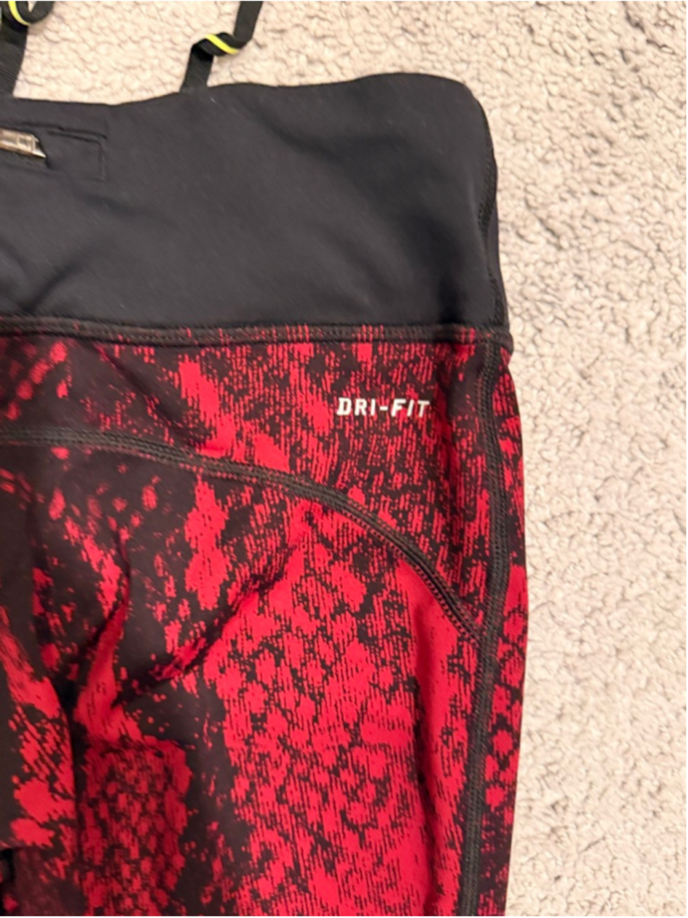 Women's Nike Dri-FIT Red Black Snake Print Leggings S - Picture 5 of 8